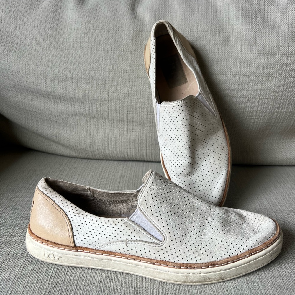 UGG Tan and White Flats with Breathable Design size 6.5